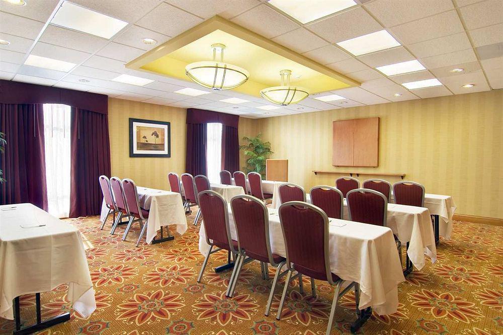קולוניאל הייטס Hampton Inn Petersburg - Southpark Mall מתקנים תמונה