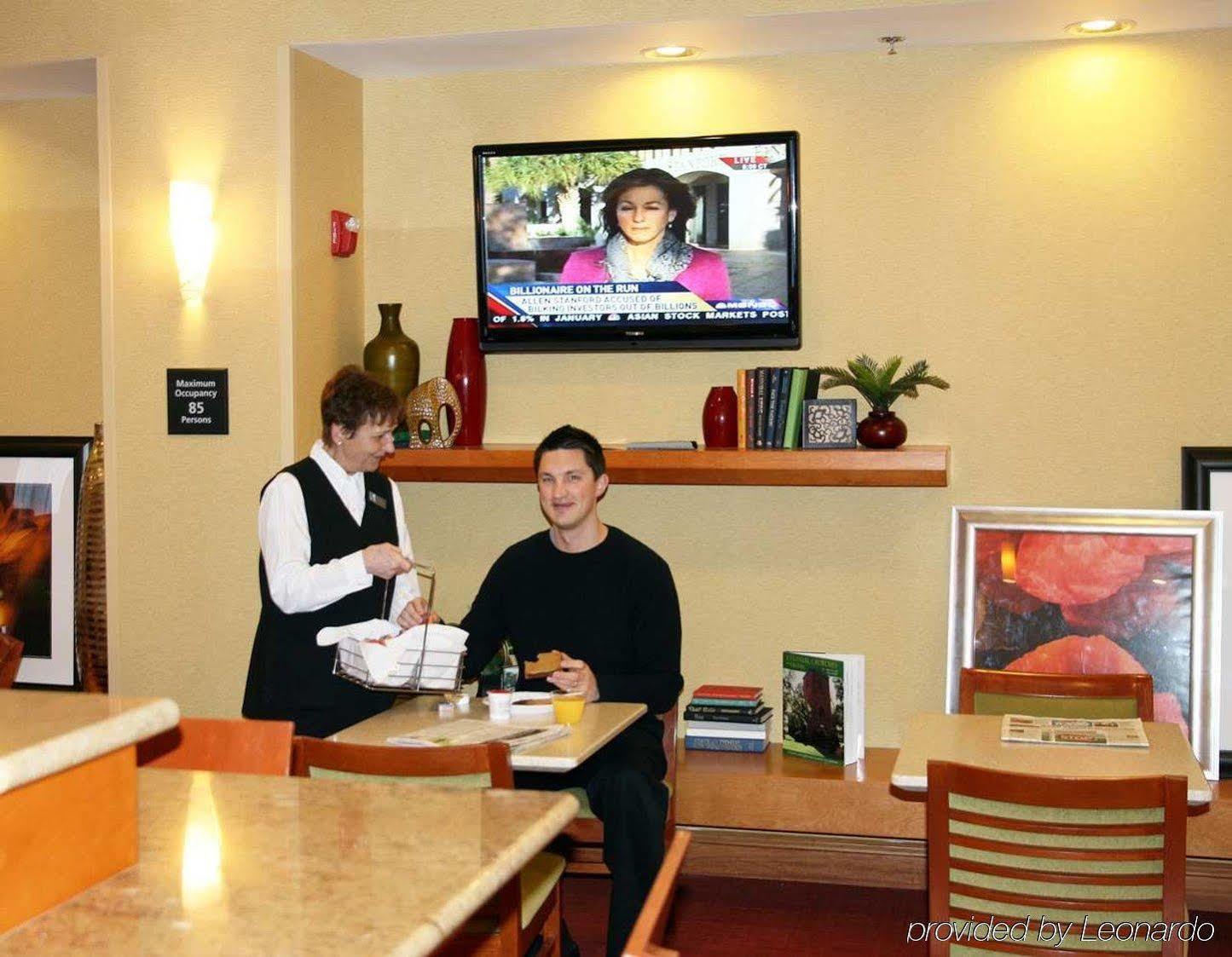 קולוניאל הייטס Hampton Inn Petersburg - Southpark Mall מסעדה תמונה